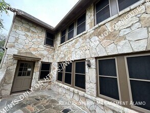 218 E Rosewood Ave in San Antonio, TX - Building Photo - Building Photo