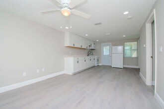 105 Karde Ln in Brandon, FL - Building Photo - Building Photo
