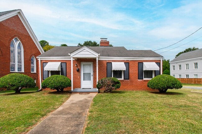 property at 1027 Oberlin Rd