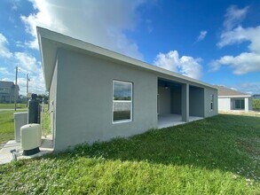 1627 NW 9th St in Cape Coral, FL - Building Photo - Building Photo