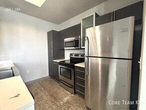 306 E 12th St in Kansas City, MO - Building Photo - Building Photo