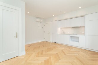 461 Massachusetts Ave, Unit 3 in Boston, MA - Foto de edificio - Building Photo