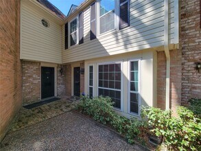 13168 Trail Hollow Dr in Houston, TX - Building Photo - Building Photo