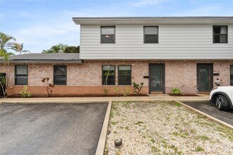 832 NE 18th Ct in Fort Lauderdale, FL - Building Photo - Building Photo