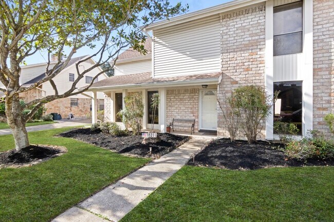10211 Sagemill Dr in Houston, TX - Building Photo - Building Photo