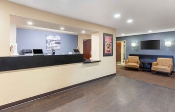 Furnished Studio-Appleton - Fox Cities in Appleton, WI - Foto de edificio - Building Photo