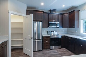 3910 Gansen Way in Eugene, OR - Building Photo - Building Photo