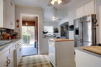 201 W Wall St in Grapevine, TX - Building Photo - Building Photo