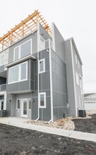 3309 6th Way E in West Fargo, ND - Building Photo - Building Photo
