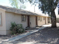 275 N Fresno St in Chandler, AZ - Foto de edificio - Building Photo