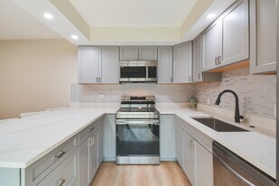 2309 23rd Ln in Palm Beach Gardens, FL - Building Photo