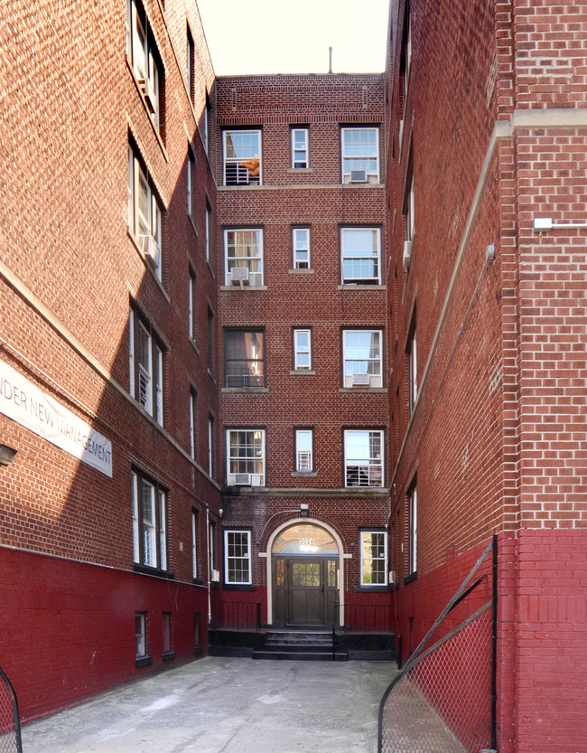 3034 Grand Concourse in Bronx, NY - Building Photo - Building Photo