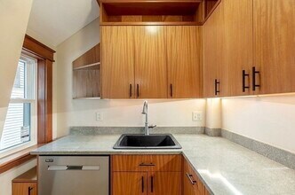 12 Hampden St in Gloucester, MA - Building Photo - Building Photo