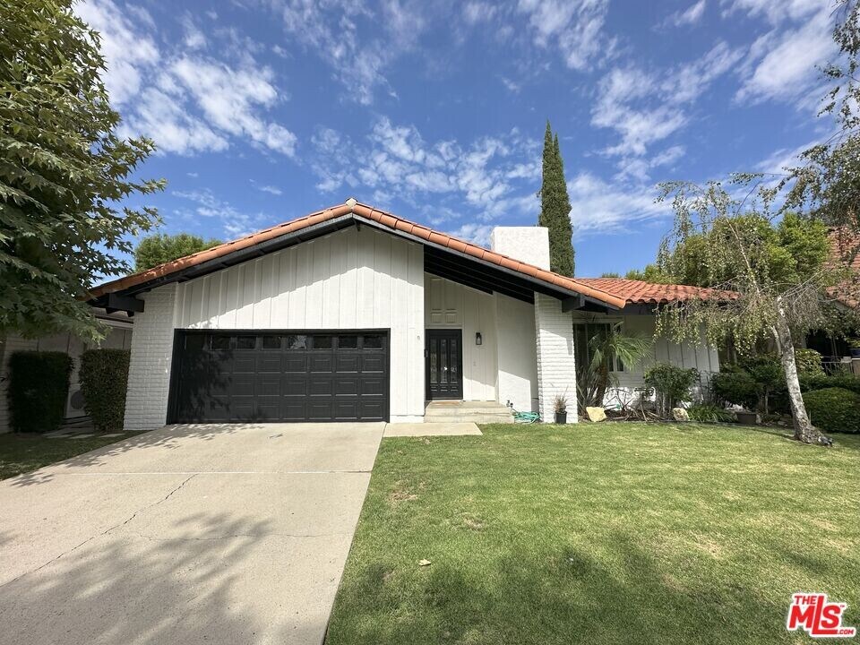 1097 Finrod Ct in Westlake Village, CA - Building Photo