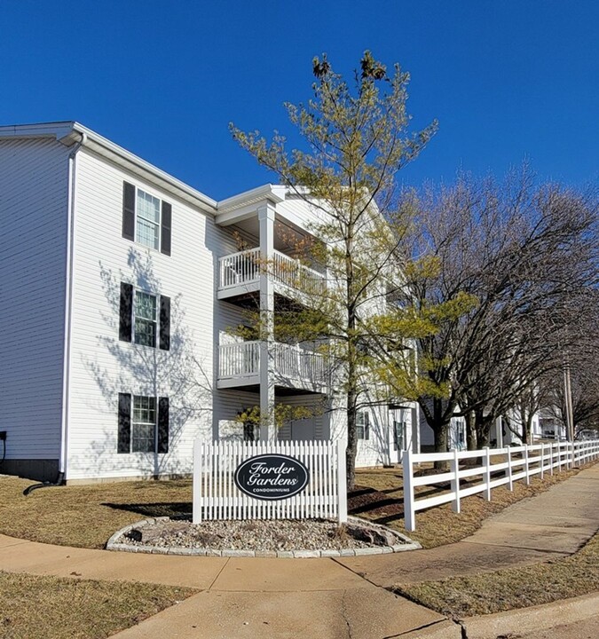 4314 Forder Gardens Pl in St. Louis, MO - Building Photo