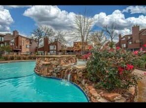 1712 Baird Farm Cir in Arlington, TX - Building Photo - Building Photo