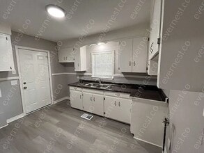 1042 Winn St, Unit 516 in Jackson, MS - Building Photo - Building Photo