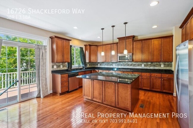 16726 Shackleford Way in Woodbridge, VA - Building Photo - Building Photo