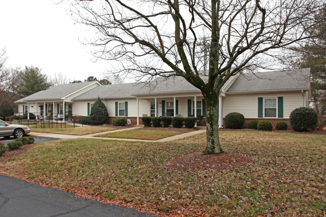 Crest Knolls in Taylorsville, NC - Building Photo - Building Photo