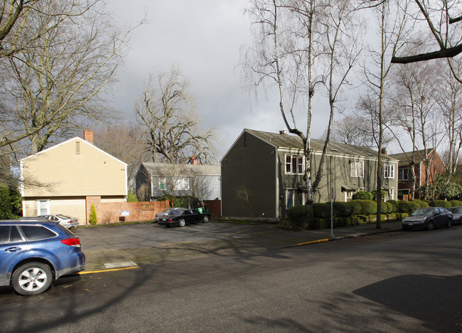 Hubbard House Condominiums in Portland, OR - Building Photo - Building Photo