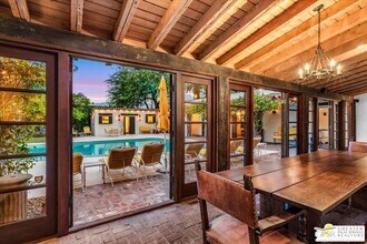 1011 E El Alameda in Palm Springs, CA - Building Photo - Building Photo