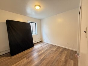 189 Throgs Neck Blvd in Bronx, NY - Foto de edificio - Building Photo