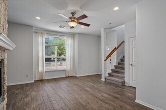 211 E Pecan St in Hutto, TX - Building Photo - Building Photo