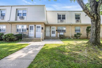 93 White St in Eatontown, NJ - Building Photo - Building Photo