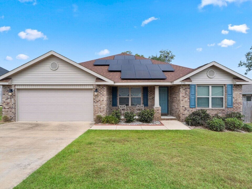 3590 Conley Dr in Cantonment, FL - Foto de edificio