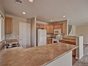 11229 W Mariposa Dr in Phoenix, AZ - Foto de edificio - Building Photo