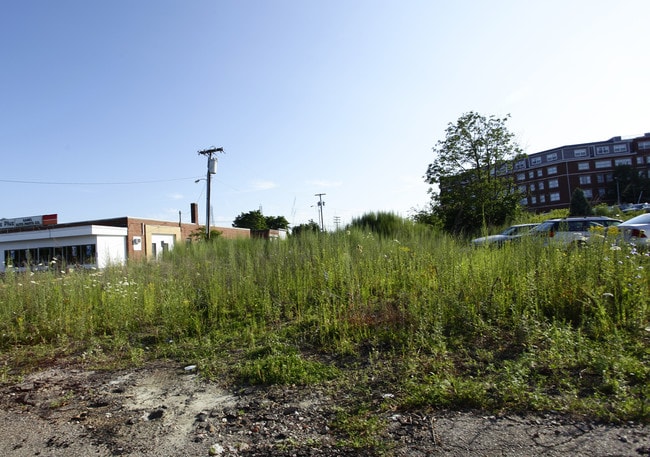 233 Vaughan St in Portsmouth, NH - Building Photo - Building Photo