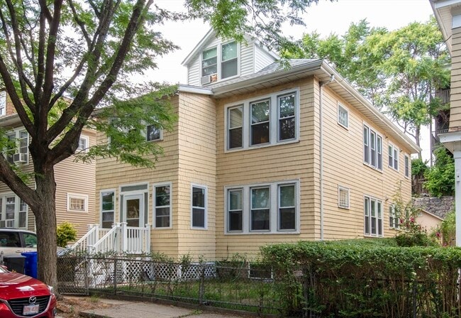 20 Priesing St in Boston, MA - Foto de edificio - Building Photo