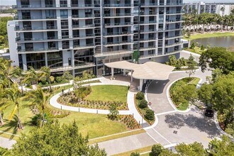 101 Diplomat Pkwy, Unit 0408 in Hallandale Beach, FL - Building Photo - Building Photo