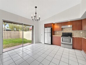 11959 SW 110th St Cir S in Miami, FL - Building Photo - Building Photo