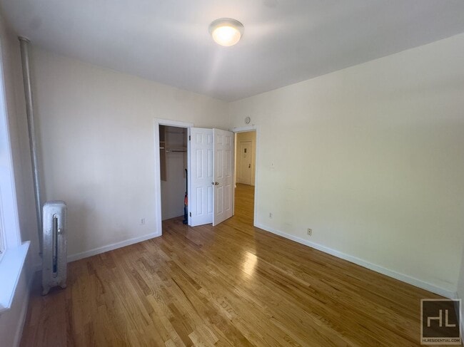 West 11th Street in New York, NY - Building Photo - Building Photo