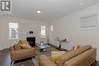 639 Bearberry Pl in Milton, ON - Building Photo - Building Photo