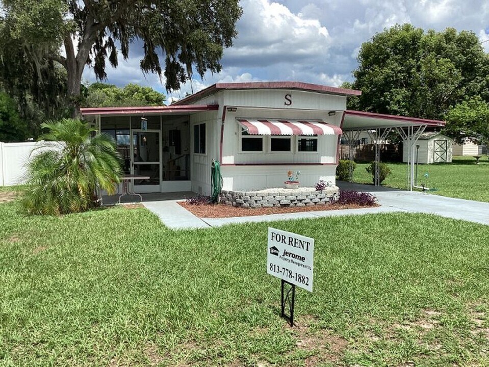 4618 La Force St in Zephyrhills, FL - Building Photo