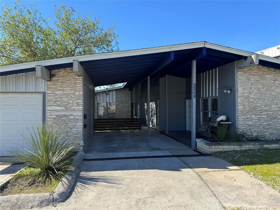 2205 E 51st St in Austin, TX - Building Photo