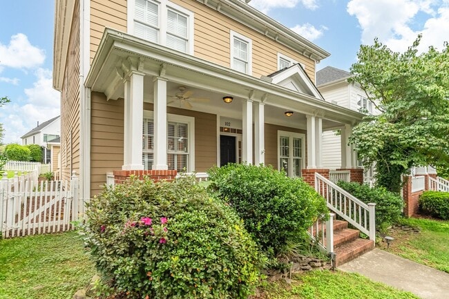 102 Westside Dr in Chapel Hill, NC - Building Photo - Building Photo