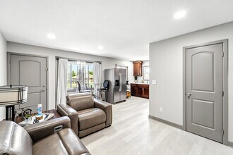 5327 Jennifer Dr in Pleasant Hill, IA - Building Photo - Building Photo