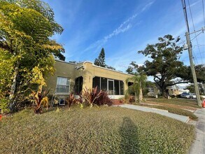 3611 W Bay to Bay Blvd in Tampa, FL - Foto de edificio - Building Photo