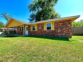 2010 Jerlyn Dr in Denham Springs, LA - Building Photo - Building Photo