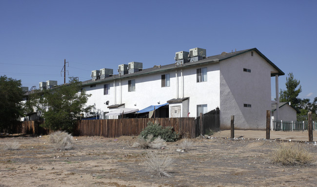 16784 Sultana St in Hesperia, CA - Building Photo - Building Photo