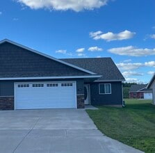 724 E Wisconsin St in Chippewa Falls, WI - Building Photo - Building Photo