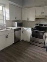 12390 SW 51st Pl in Cooper City, FL - Building Photo