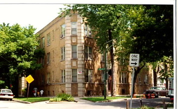 4671-4675 N Manor Ave in Chicago, IL - Building Photo - Building Photo