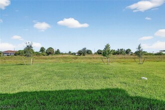 19525 Fairhill Ct in Lehigh Acres, FL - Building Photo - Building Photo