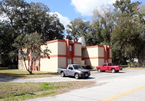 109 Magnolia St in Plant City, FL - Building Photo