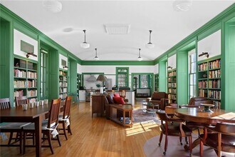 238 Highland Rd in Tiverton, RI - Building Photo - Building Photo