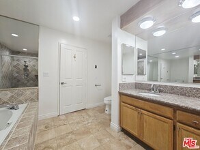 801 Lorraine Blvd in Los Angeles, CA - Building Photo - Building Photo